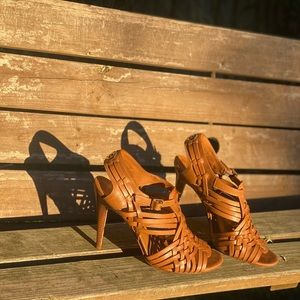 TORY BURCH
Leather Braided Accents Slingback Sandals
Size: 9.5